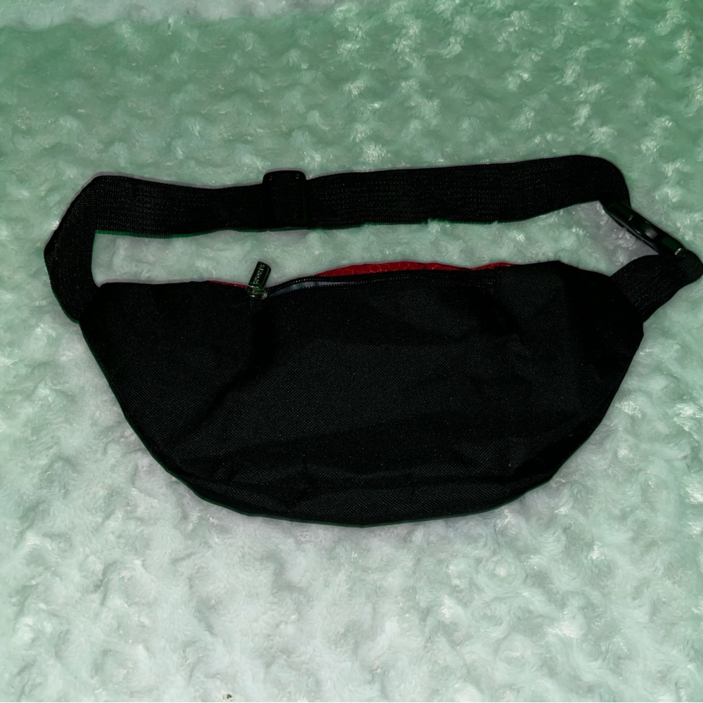 Pouch - Picture 3 of 5